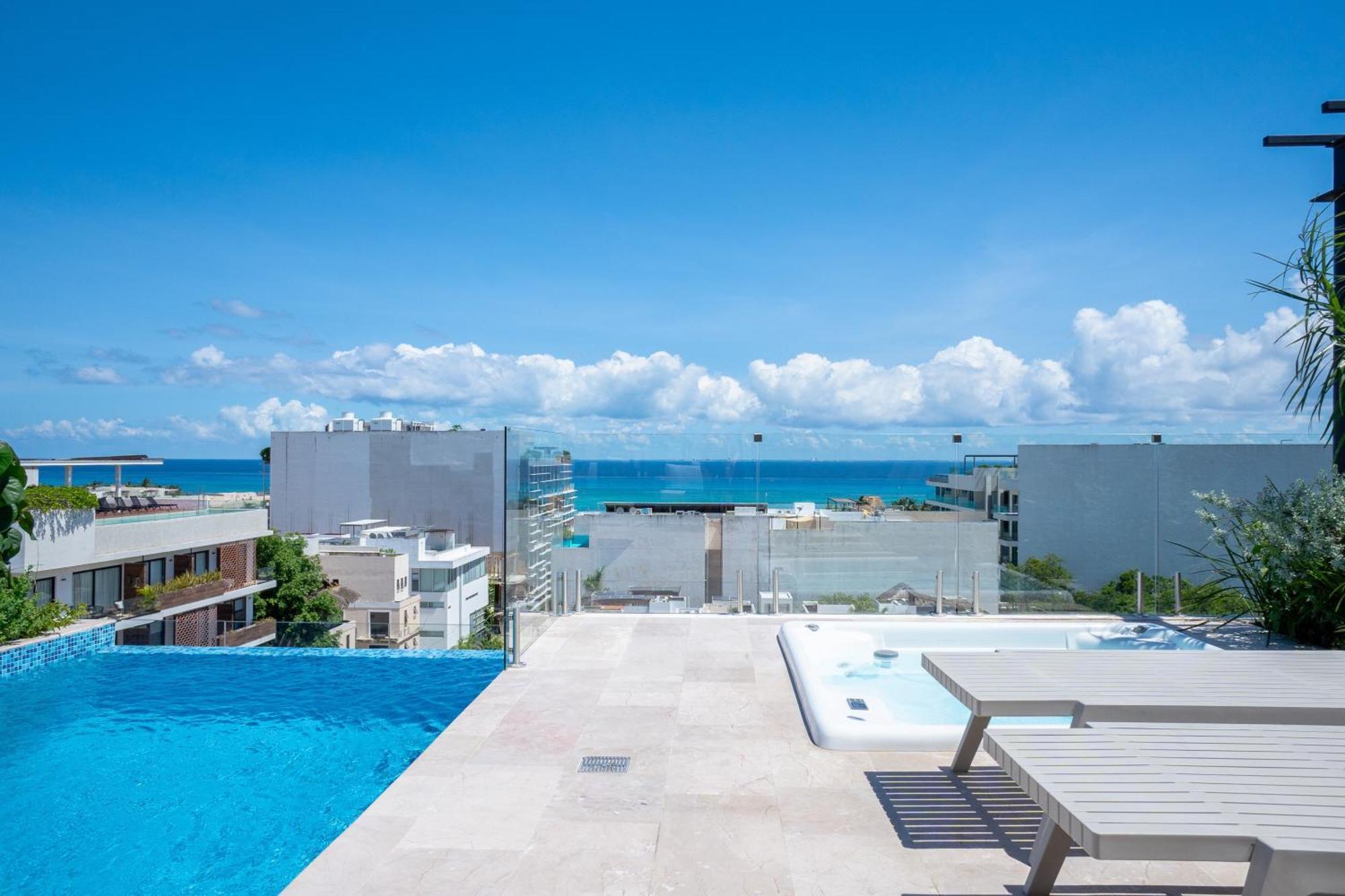 Menesse * Playa del Carmen