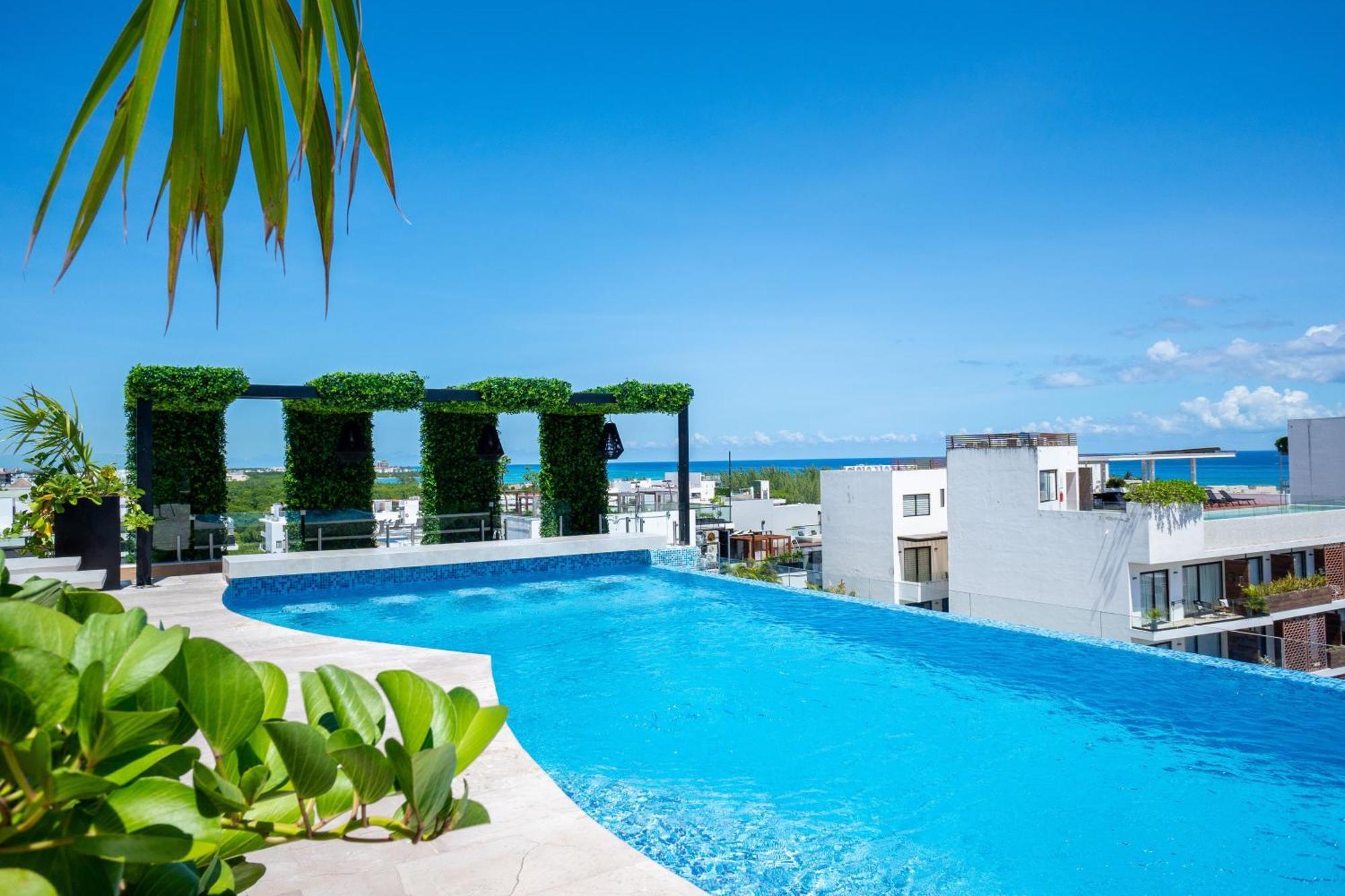 Menesse * Playa del Carmen